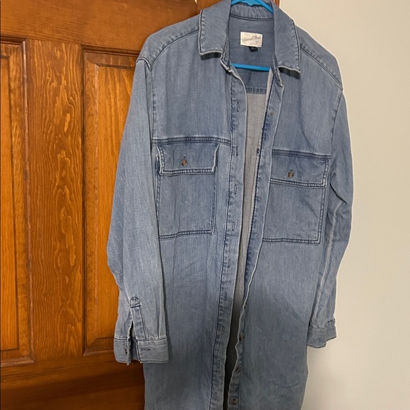 Universal Thread Dresses & Skirts - Universal Thread Light Blue Denim Shirt dress medium long sleeve pockets faded
